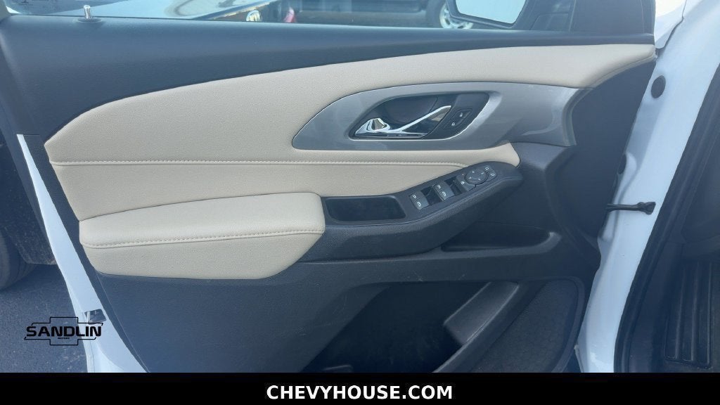 2022 Chevrolet Traverse LT Cloth