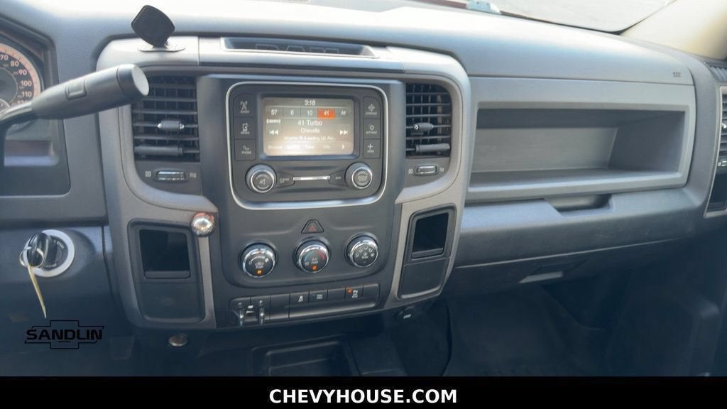 2017 RAM 2500 Tradesman Crew Cab 4x4 6'4" Box