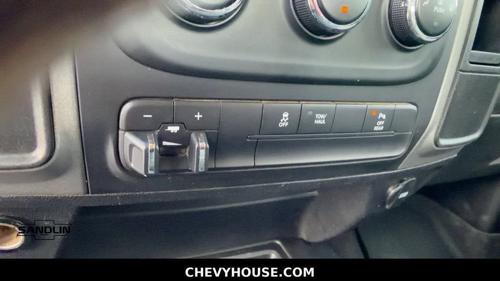 2017 RAM 2500 Tradesman Crew Cab 4x4 6'4" Box