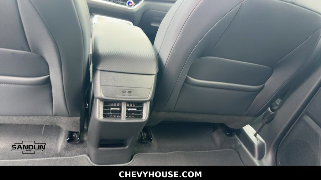 2027 Chevrolet Equinox FWD LT