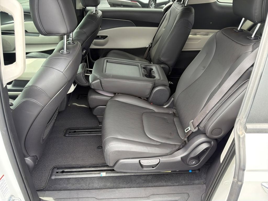 2024 Kia Carnival MPV LX Seat Package