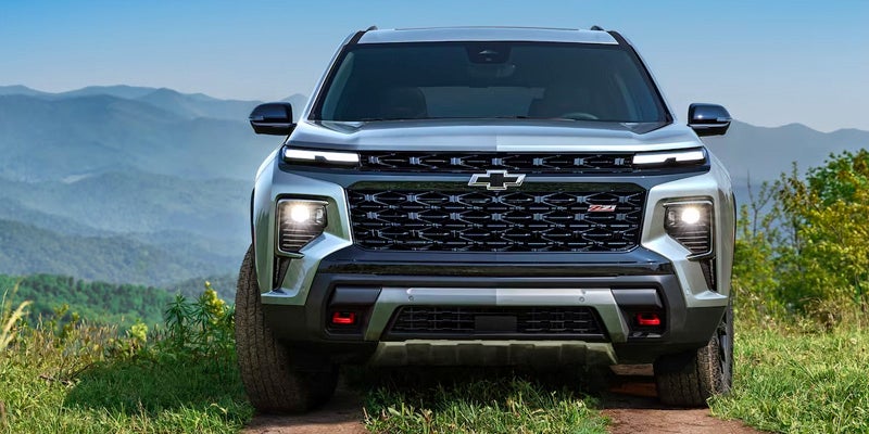 Chevrolet Traverse stands prominently, showcasing its bold and dynamic front view