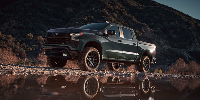 Chevy Silverado 1500 highlighting its exceptional design and styling